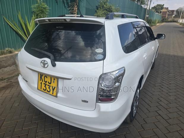 Toyota Corolla Fielder 2010 White