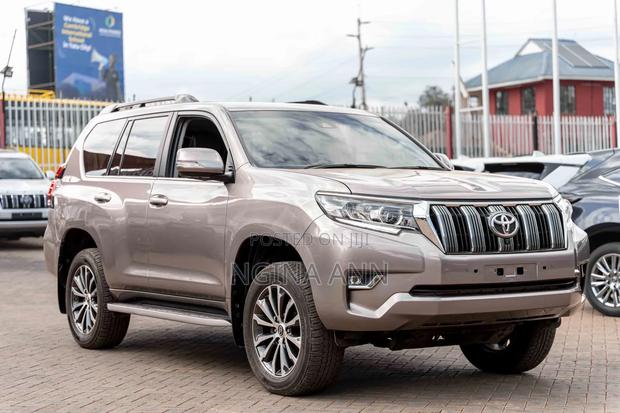 Toyota Land Cruiser Prado 2.8 2022 Gold