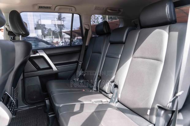 Toyota Land Cruiser Prado 2.8 2022 Gold