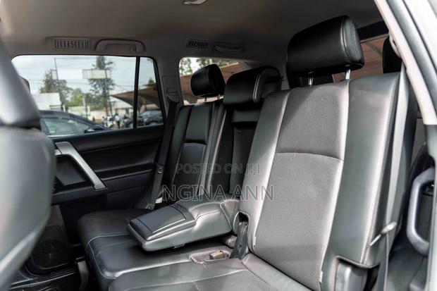 Toyota Land Cruiser Prado 2.8 2022 Gold