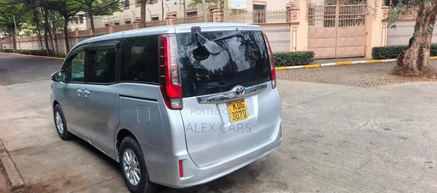 Toyota Noah 2015 Silver