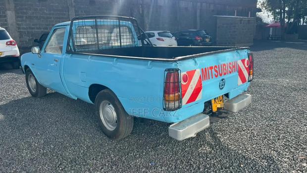 Mitsubishi L200 1981 Blue