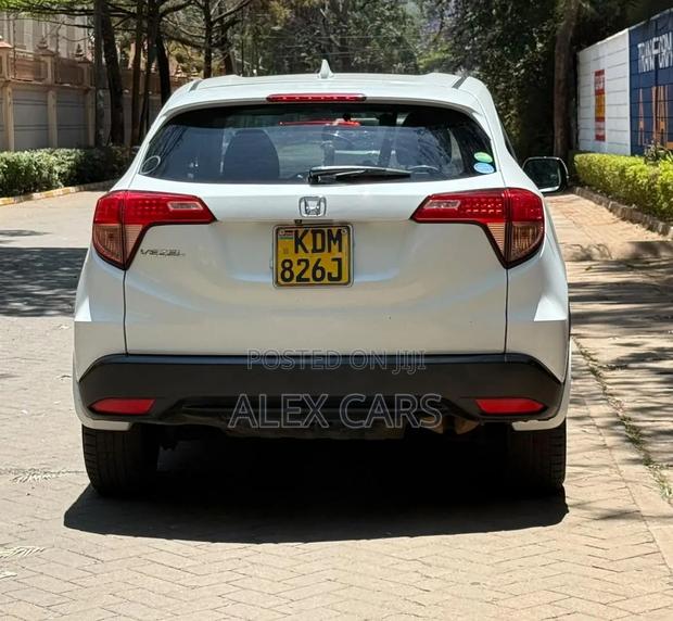 Honda Vezel 2016 White