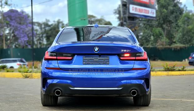 BMW 320i Sedan RWD 2019 Blue