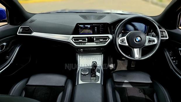 BMW 320i Sedan RWD 2019 Blue