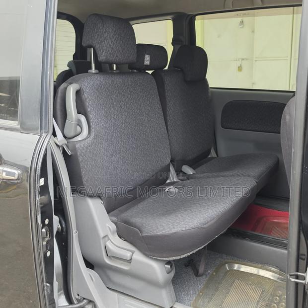 Toyota Sienta 1.5 FWD 2015 Black
