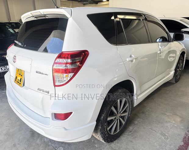 Toyota RAV4 2015 White