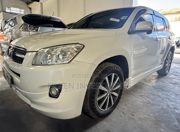 Toyota RAV4 2015 White