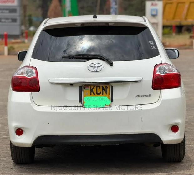 Toyota Auris 2010 White