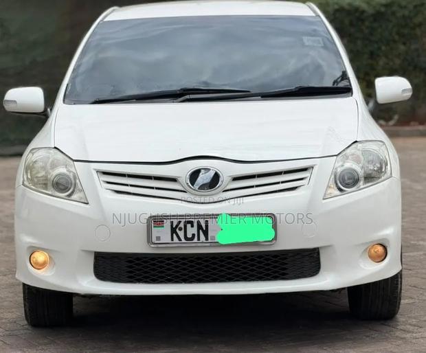 Toyota Auris 2010 White
