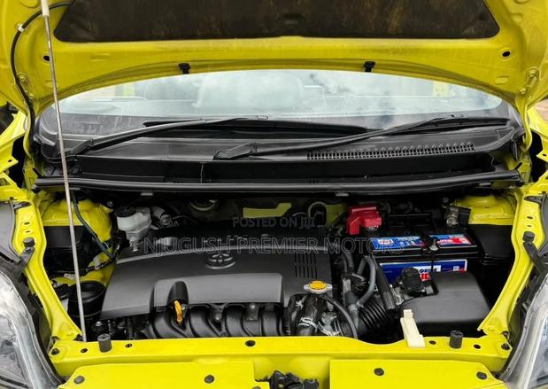 Toyota Spade 2015 Yellow