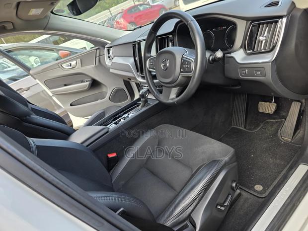 Volvo XC60 2019 White