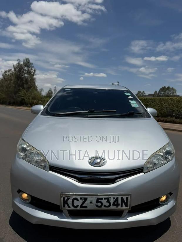 Toyota Wish 2012 Silver