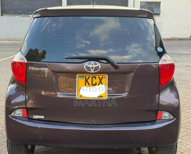 Toyota Ractis 2012 Brown