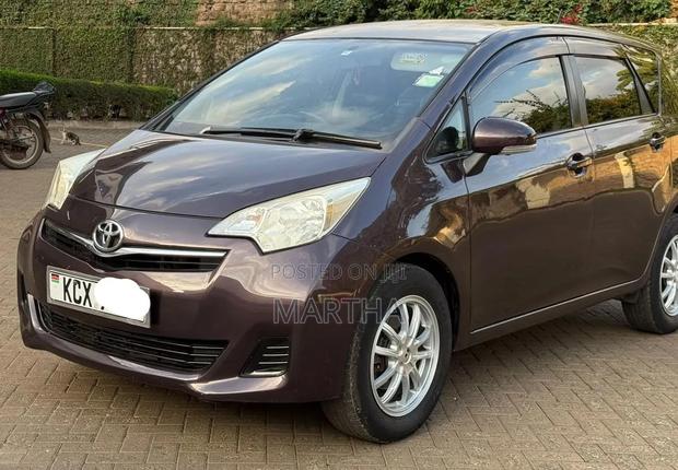 Toyota Ractis 2012 Brown