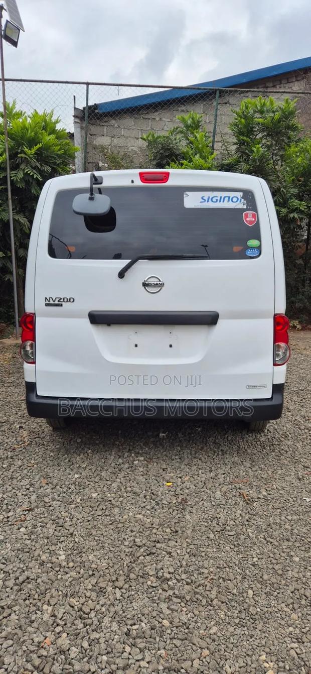 Nissan NV200 SV 2019 White