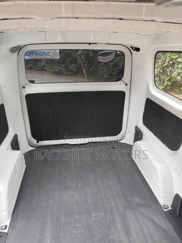 Nissan NV200 SV 2019 White