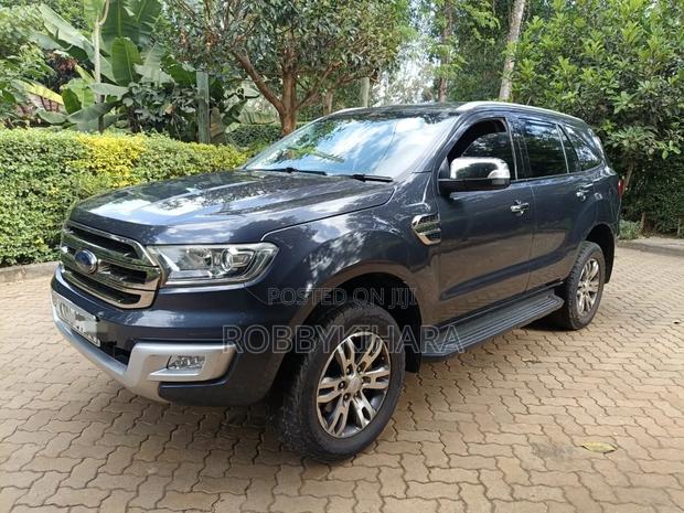 Ford Everest 2018 Blue