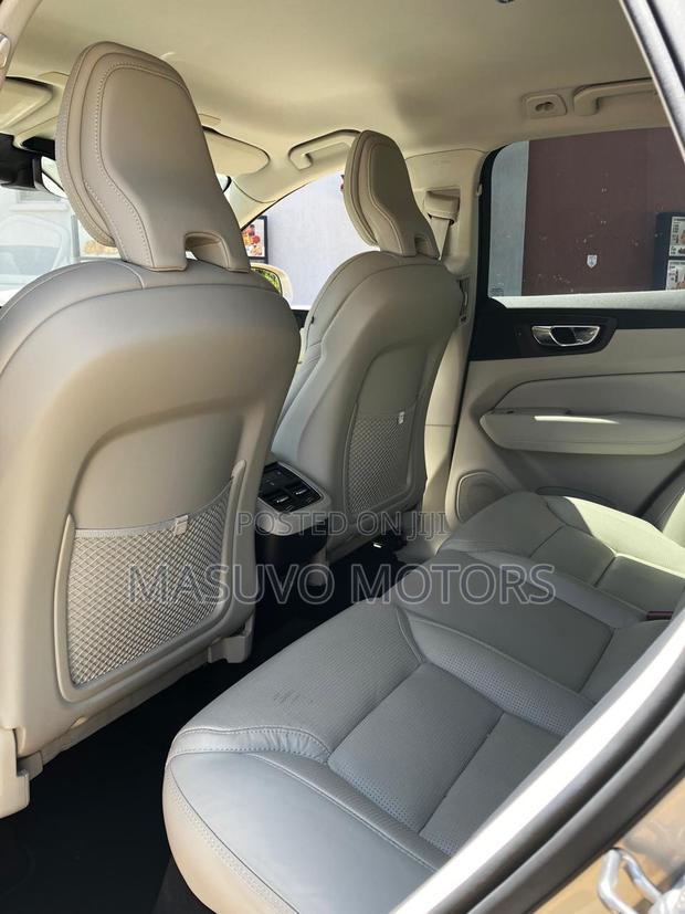 Volvo XC60 T5 Inscription AWD 2019 Beige