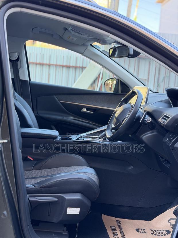 Peugeot 3008 2019 Green
