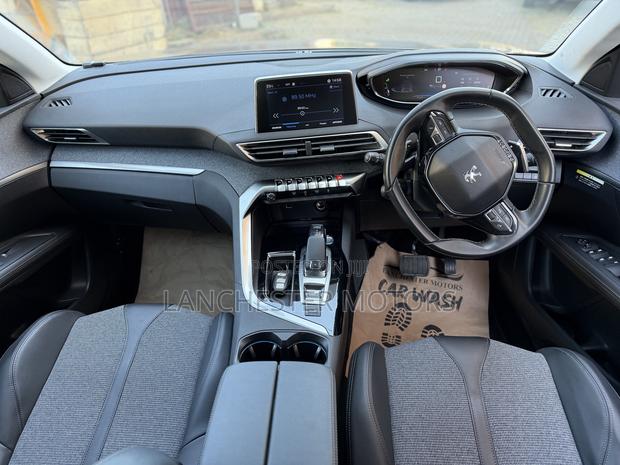 Peugeot 3008 2019 Green