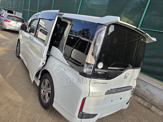 Honda Stepwgn 2019 White