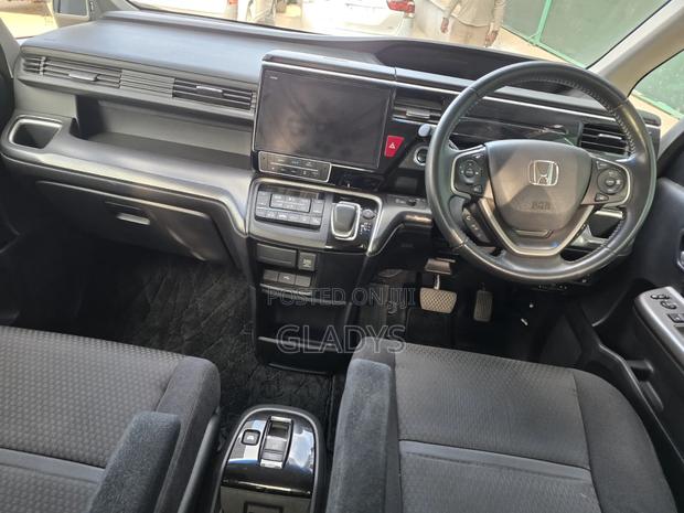 Honda Stepwgn 2019 White