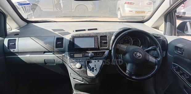 Toyota Wish 2006