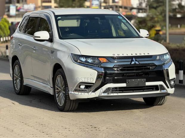 Mitsubishi Outlander 2019 White