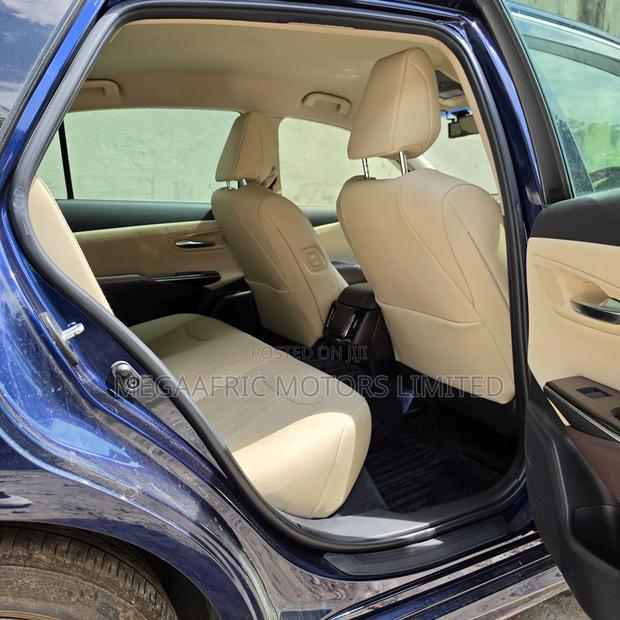 Toyota Crown 2019 Blue