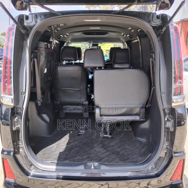 Toyota Noah 2.0 FWD (8 Seater) 2019 Black