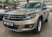 Volkswagen Tiguan 2.0 S 4Motion 2012 Gold for sale