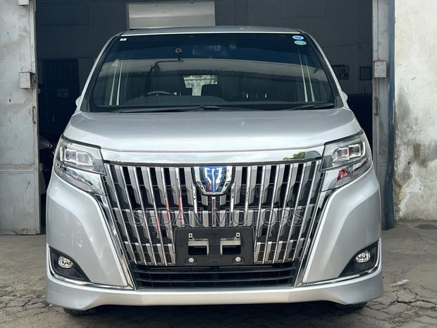 Toyota Esquire 2019 Silver