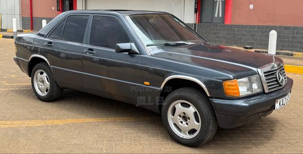 Mercedes-Benz W124 1989 Gray