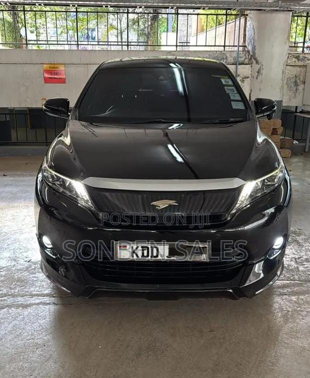 Toyota Harrier 2.0 2015 Black
