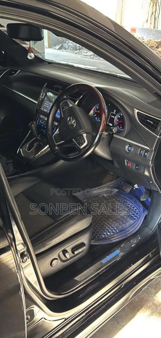 Toyota Harrier 2.0 2015 Black