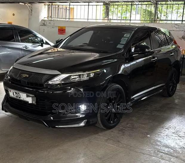 Toyota Harrier 2.0 2015 Black