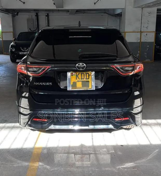 Toyota Harrier 2.0 2015 Black