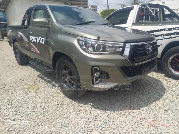 Toyota Hilux 2.4 Diesel 2020 Gray
