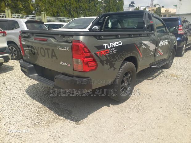 Toyota Hilux 2.4 Diesel 2020 Gray