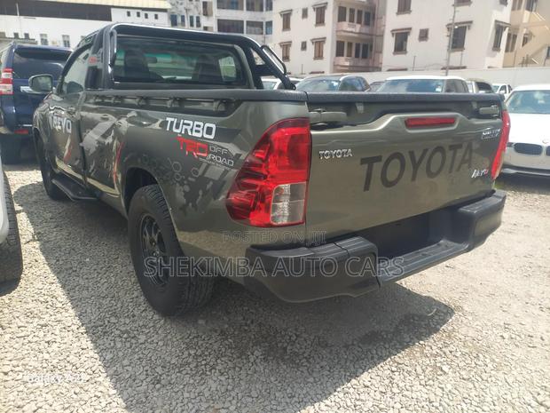 Toyota Hilux 2.4 Diesel 2020 Gray