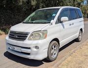 Toyota Noah 2006 White for sale