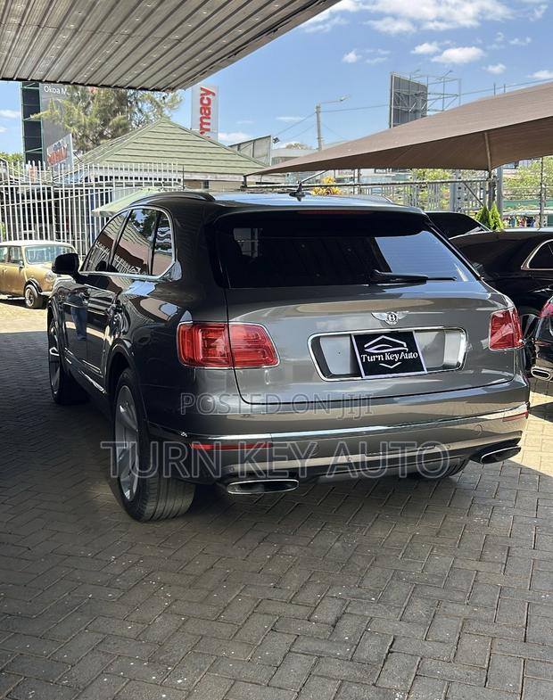 Bentley Bentayga W12 AWD 2017 Gray