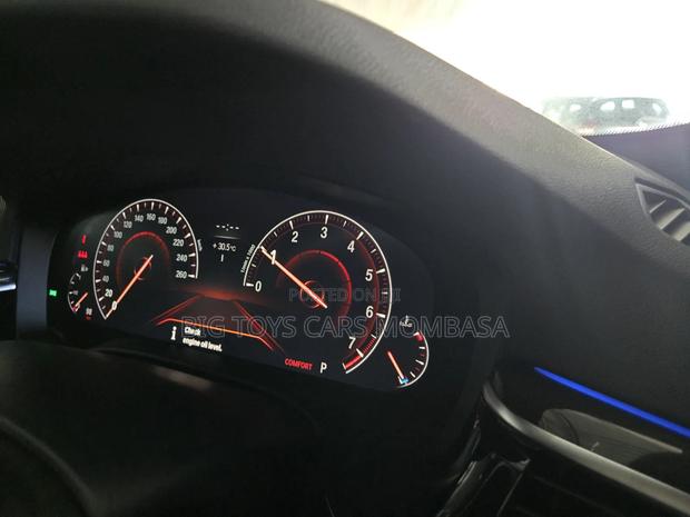 BMW 320i 2018 White