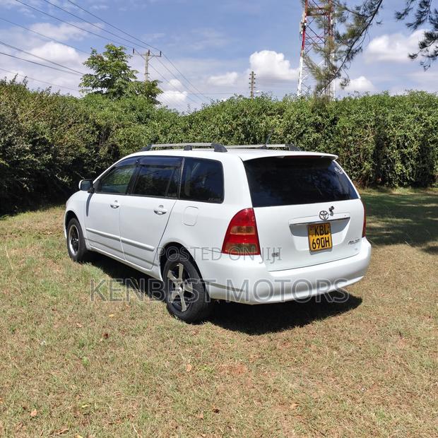 Toyota Corolla Fielder 2005 White