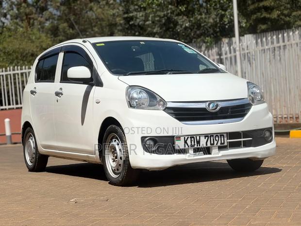 Daihatsu Mira 2017 White