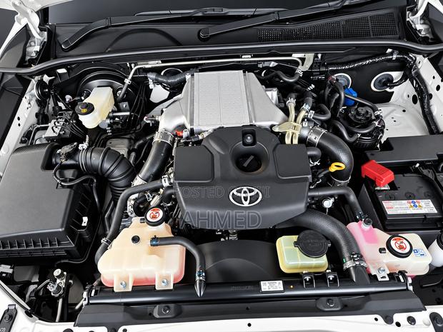 Toyota Hilux 2023 White