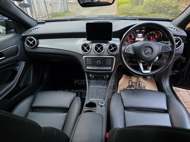 Mercedes-Benz GLA-Class 2018 Black