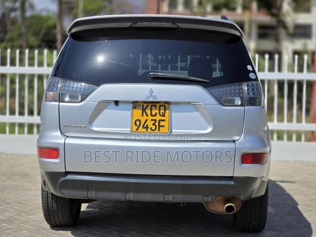 Mitsubishi Outlander 2012 Silver
