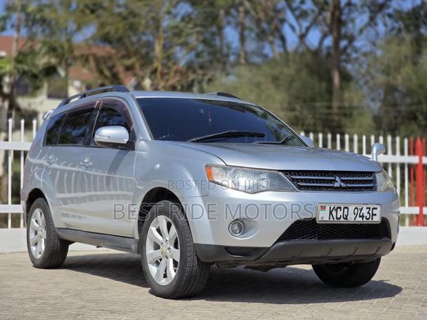 Mitsubishi Outlander 2012 Silver